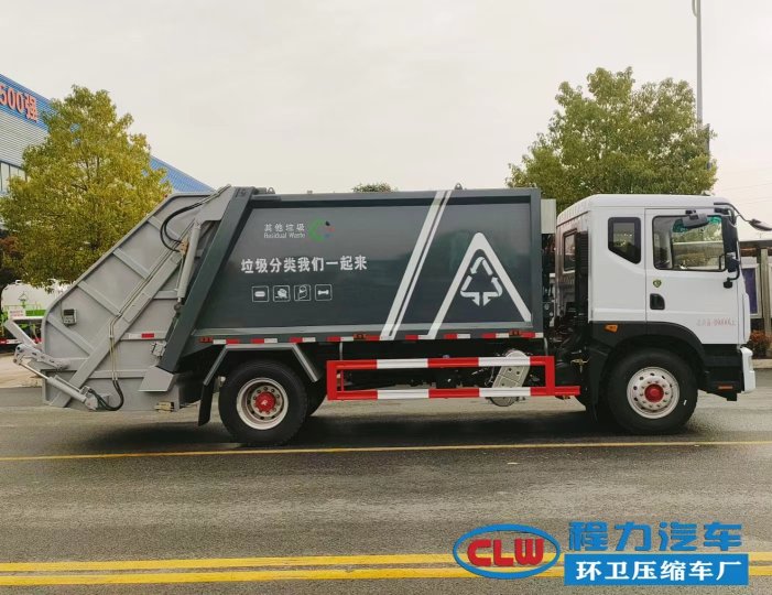 壓縮式垃圾車這樣加油和尿素是省錢或費(fèi)錢？